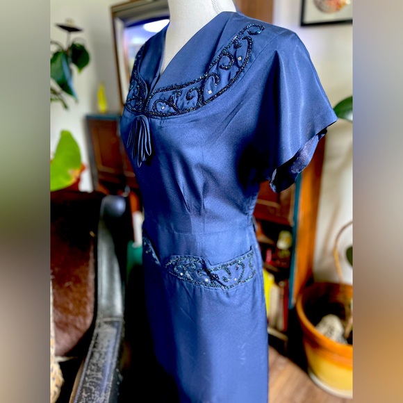 Royal Blue beaded true vintage wiggle dress. - Picture 2 of 9